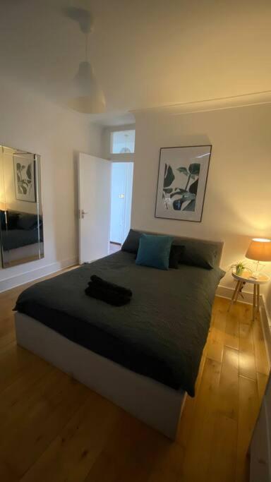 2 Bedroom Flat In Camberwell Green - Central Location With Excellent Connections To Tourist Attractions And Main London Airports Dış mekan fotoğraf