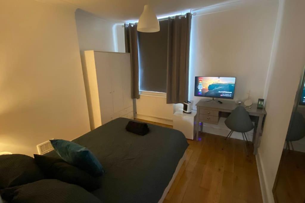2 Bedroom Flat In Camberwell Green - Central Location With Excellent Connections To Tourist Attractions And Main London Airports Dış mekan fotoğraf